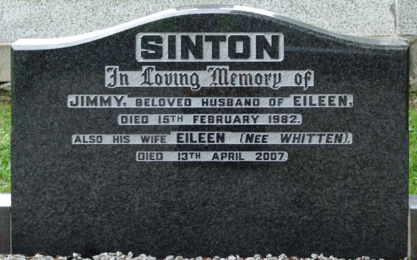 Headstone of Eileen Sinton (née Whitten) 1912 - 2007